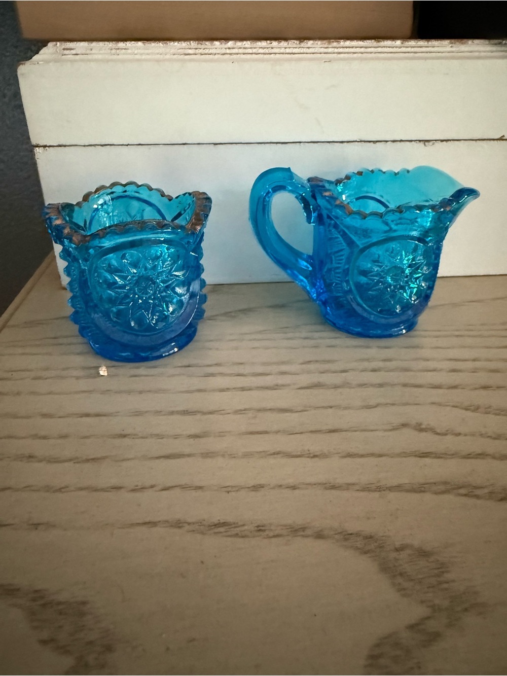 vintage L.E. Smith azure blue glass creamer and sugar set - Picture 2 of 7